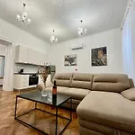 Apartmán Lux Apartmans *