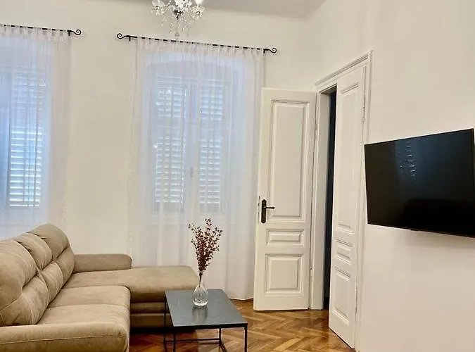 Lux Apartmans Пула