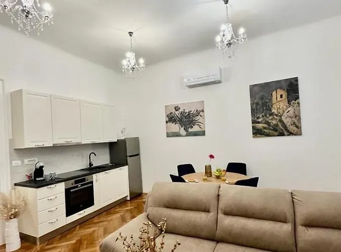 Lux Apartmans Пула